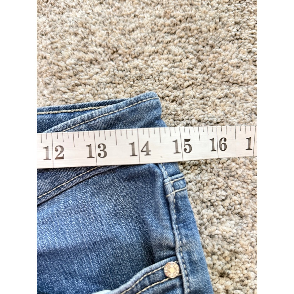 Jennifer Lopez JLO Women's Medium Wash Frayed Raw Hem Denim Capri Jeans Size 10 - Picture 4 of 7